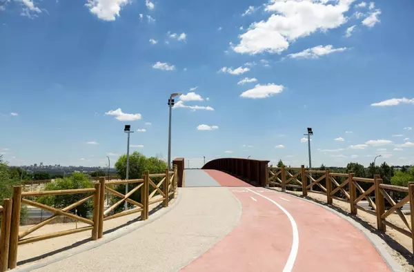 Las pasarelas peatonales y ciclistas sobre la M-508 y M- 503 que conectan varias zonas de Pozuelo ya están abiertas para su uso