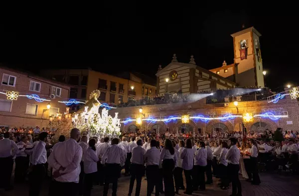 Pozuelo de Alarcón rindió homenaje a su Patrona y Alcaldesa Honoraria con una Solemne Procesión