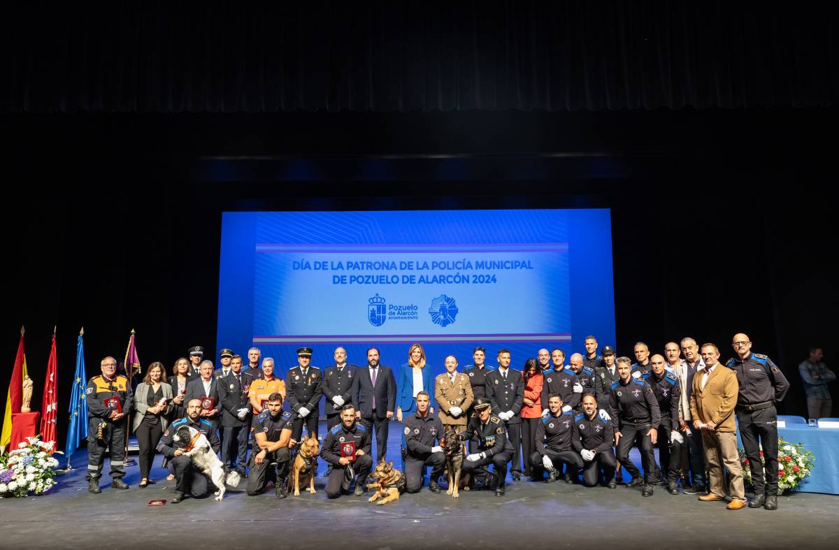 La Policía Municipal de Pozuelo celebra el día de su patrona en un emotivo acto en el Teatro MIRA