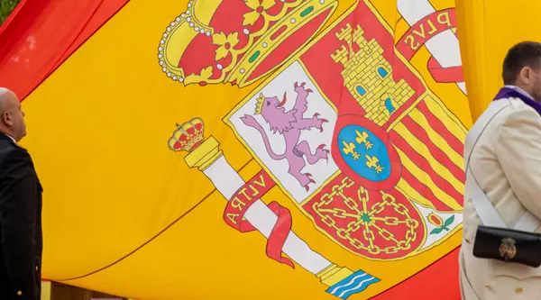 La fachada del Ayuntamiento de Pozuelo se iluminará este sábado con los colores de la Bandera de España