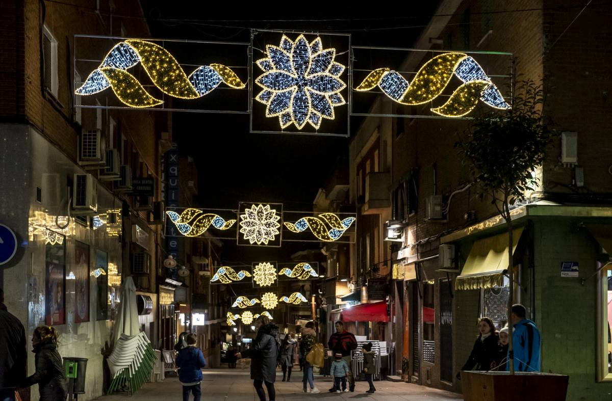Pozuelo enciende la Navidad este viernes y llenará el cielo de farolillos