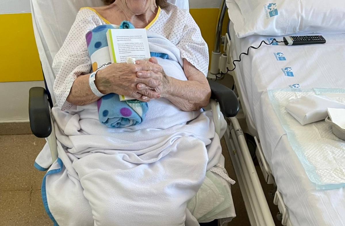 El Hospital Puerta de Hierro se une a 'Ningún Mayor Sin Regalos' para alegrar la Navidad a las personas mayores ingresadas 
