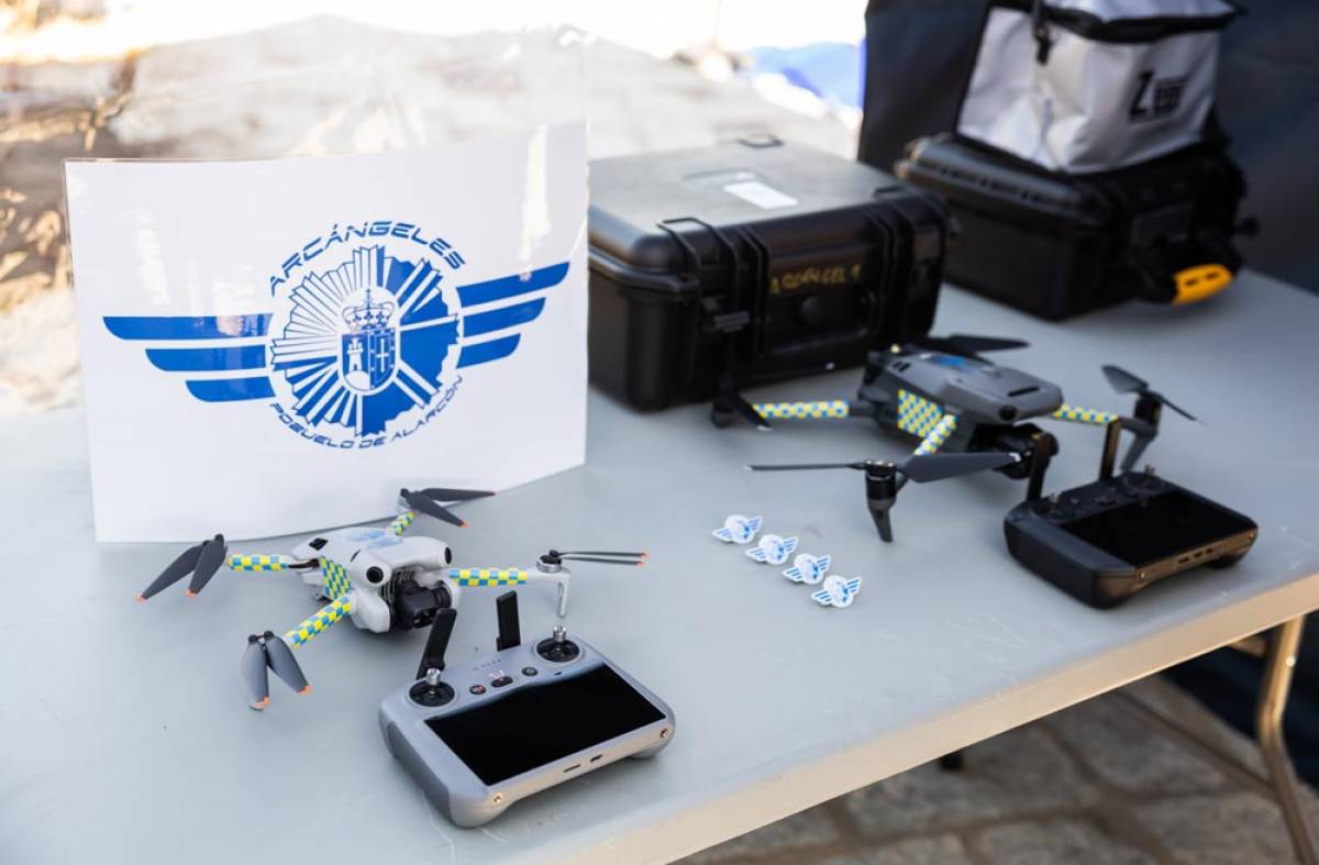La Policía Municipal de Pozuelo mejora sus medios con una unidad de drones y nuevas pistolas taser