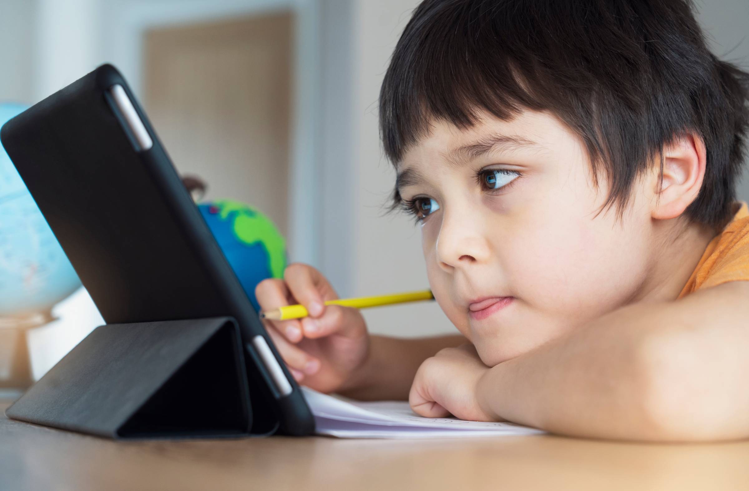 La Comunidad de Madrid elimina el uso individual de dispositivos digitales en los colegios 