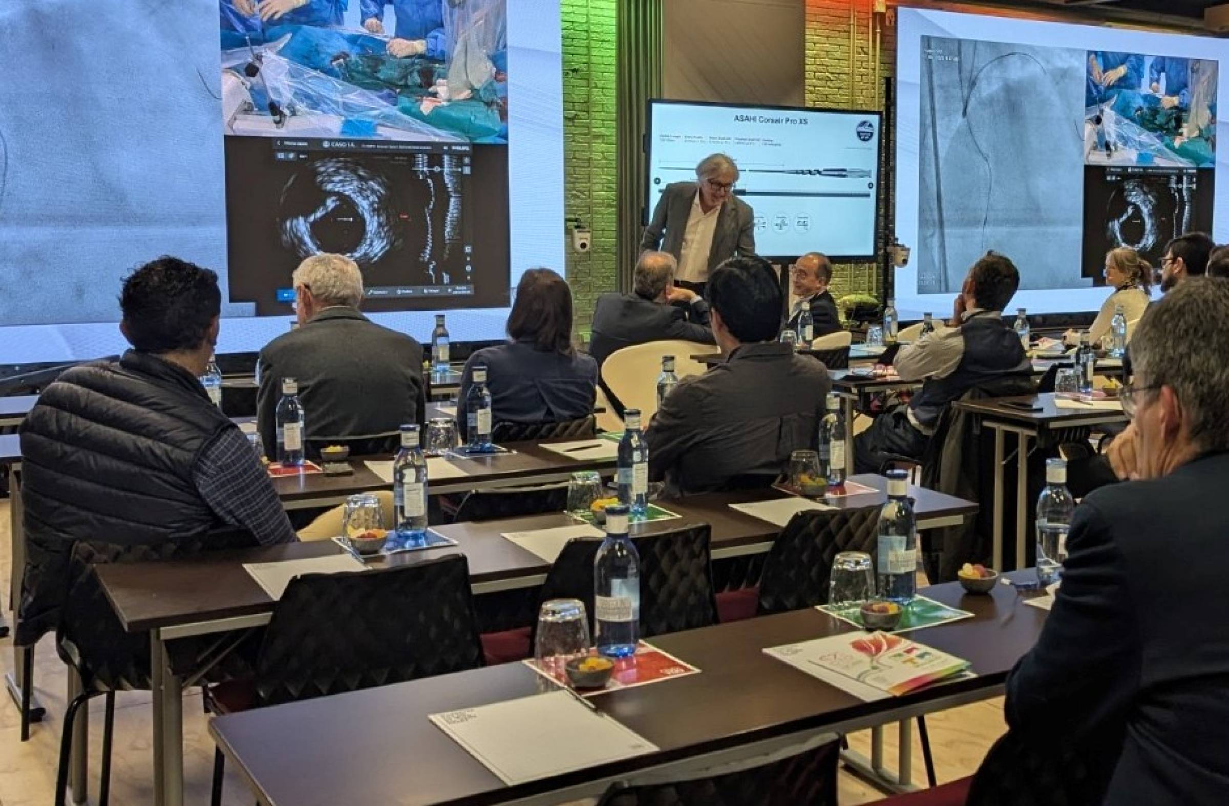 El Hospital Puerta de Hierro realiza en directo intervenciones coronarias complejas reafirmando su liderazgo en cardiología