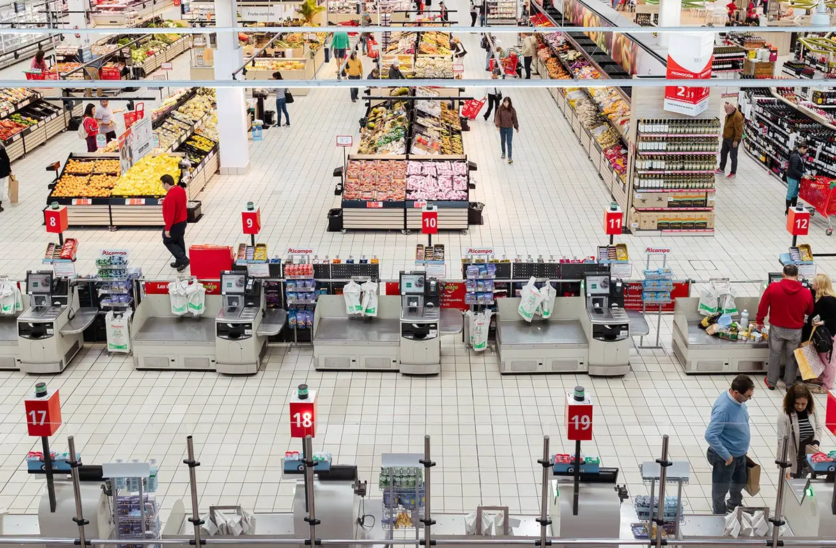 Alcampo anuncia cierres y despidos en los supermercados de Majadahonda, Pozuelo Boadilla, Las Rozas y Villanueva de la Cañada