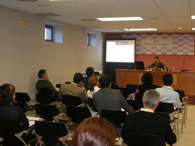 Pozuelo ofrece formación a través de cursos y seminarios dirigidos a emprendedores, comerciantes y empresarios