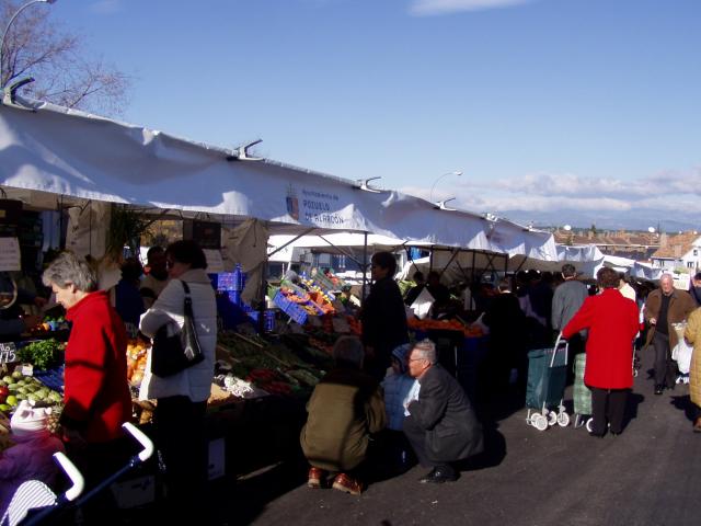 El tradicional mercadillo semanal de Pozuelo de Alarcón se celebrará también el próximo 2 de mayo