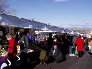 El tradicional mercadillo semanal de Pozuelo de Alarcón se celebrará también el próximo 2 de mayo