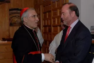 El alcalde recibe al cardenal Rouco en la recepción de las obras de mejora de la Parroquia de Santa María Magdalena