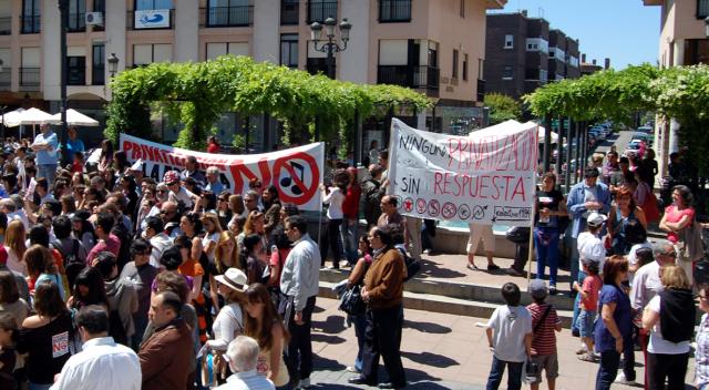 PSOE: "Una manifestación y 4.100 firmas en contra de la privatización".