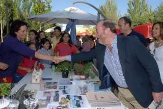 Las asociaciones de Pozuelo celebraron su día en un ambiente primaveral y festivo