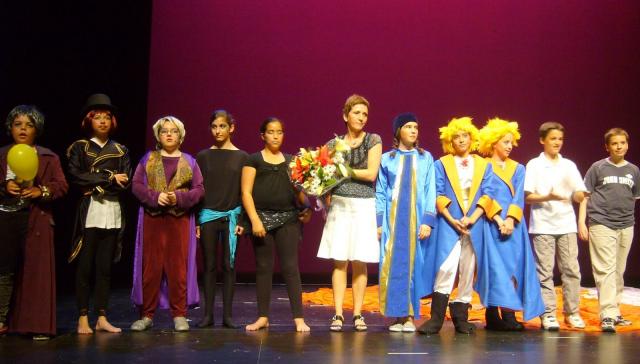 El Grupo de Teatro Escolar del colegio San José Obrero representa El principito
