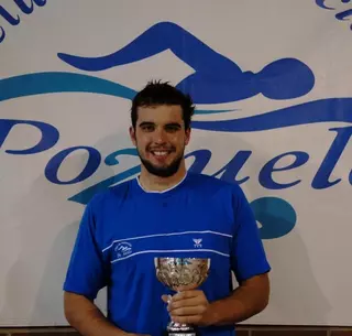 El pozuelero Javier Lavín se proclama ganador en el Trofeo de Natación Cáceres