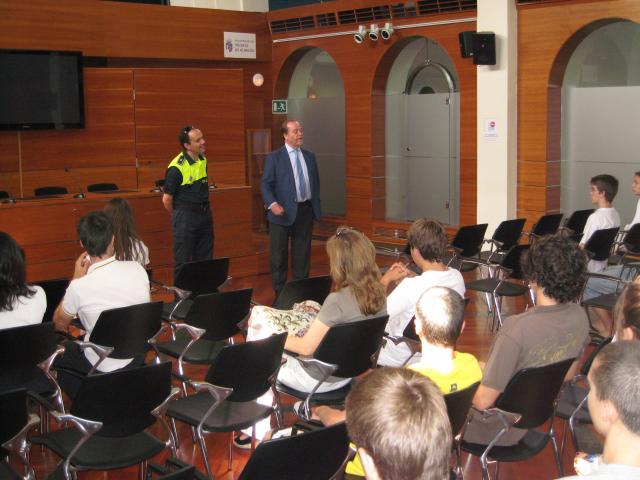El Ayuntamiento salda la Campaña de control del Casco, efectuada a 451 ciclomotores y motocicletas, con resultados satisfactorios en el uso