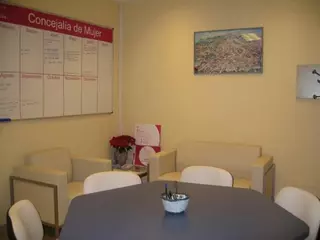 Asesorías de orientación académica y laboral, atención psicológica y orientación jurídica para las mujeres del municipio