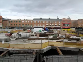 PSOE: "Ayer martes finalizó el plazo dado por el alcalde, y las obras siguen al ralentí"
