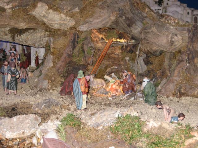 Ya se puede visitar la exposición de Belenes en el Ayuntamiento. Del 19 de diciembre al 8 de enero.
