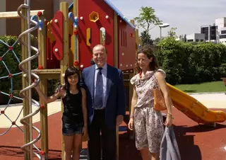 Inaugurada la nueva zona estancial y de juegos en la calle Picasso