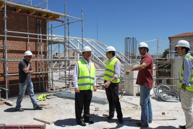 El alcalde visita la obra de Padre Vallet para supervisar la recta final de los trabajos