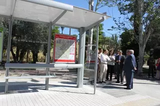 La Comunidad de Madrid y el Ayuntamiento instalan 25 marquesinas de autobús más modernas y accesibles en Pozuelo