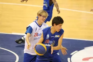 Nueva temporada para el proyecto de baloncesto adaptado Pozuelo encesta con el Estu