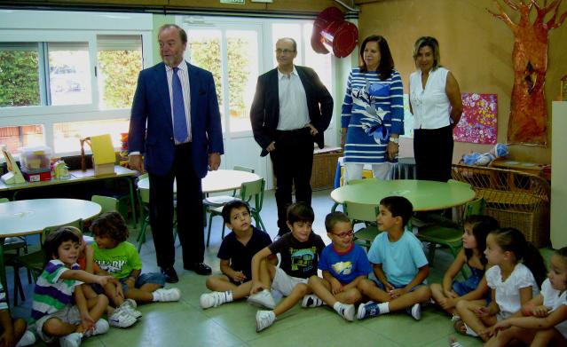 El alcalde de Pozuelo inaugura el curso escolar 2010-2011 en el colegio Infanta Elena
