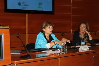 La magistrada María Tardón inauguró la Campaña de Sensibilización Maltratada. Ni una más con una conferencia