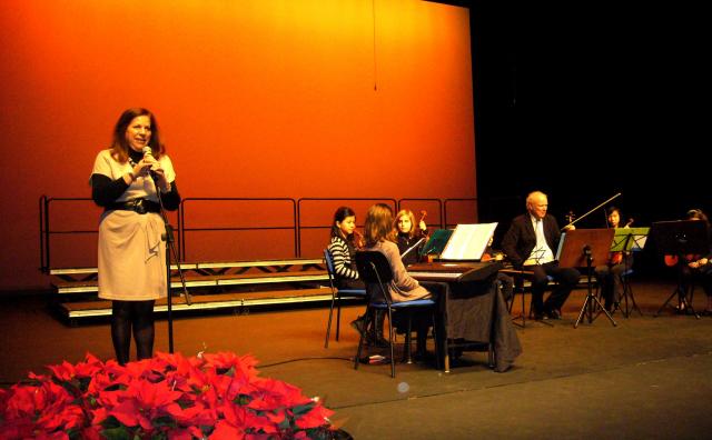 La Muestra de Música Navideña reúne a la comunidad educativa en el MIRA Teatro 
