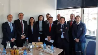 Paloma Adrados se reúne con los jóvenes empresarios de Pozuelo