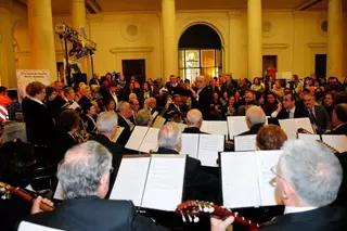 La Orquesta de mayores Entre Amigos de Pozuelo, en la inauguración del Tour del Año Europeo del Voluntariado 2011