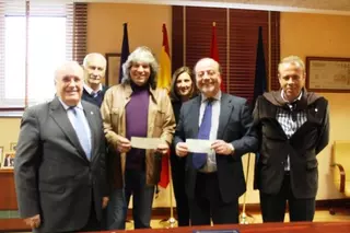 Convenio de colaboración con el Club Rotario Pozuelo Villa y entrega a Mercé de la recaudación del concierto benéfico que dio en el MIRA