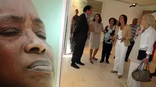 Adrados inaugura la exposición Voces entre dos orillas; historias de mujeres africanas para conmemorar el Día Internacional del Cooperante
