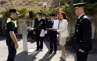 La alcaldesa felicita a los agentes de la Comisaría Nacional de Pozuelo por su esfuerzo y compromiso
