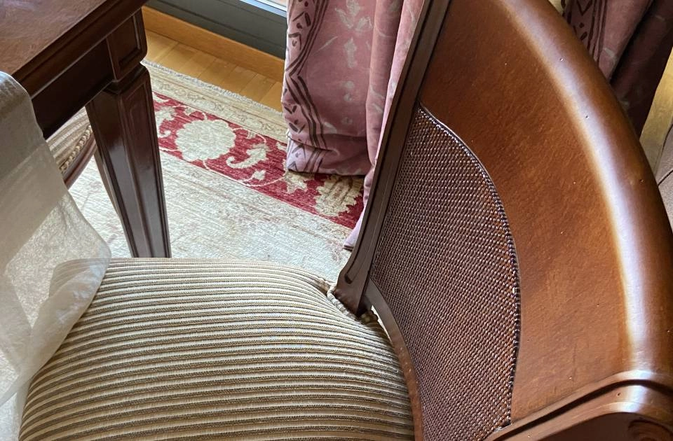 Comedor de madera noble