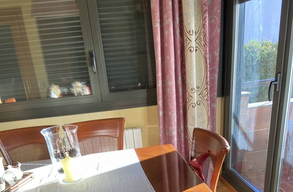 Vendo Comedor de madera