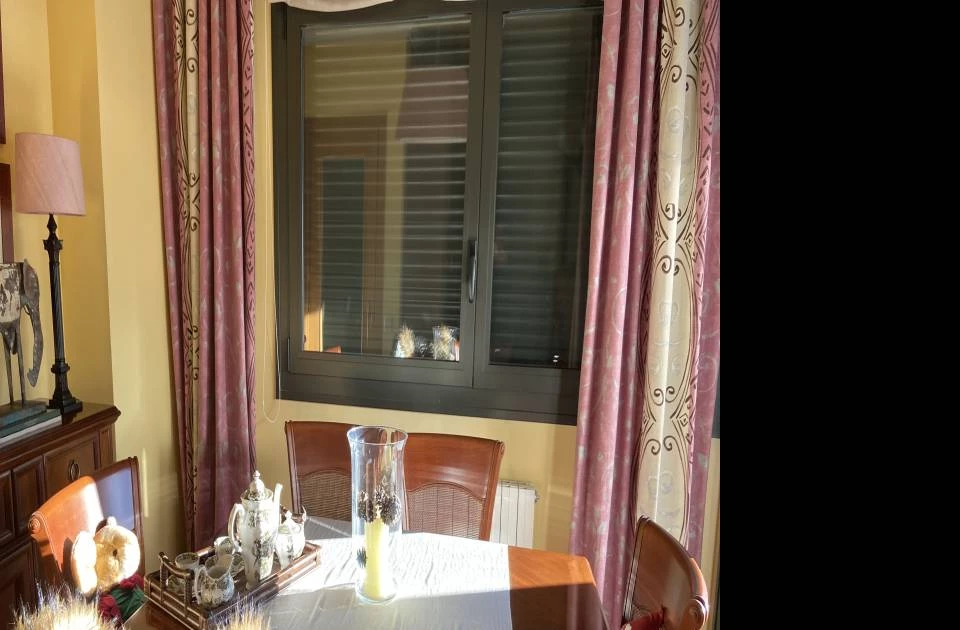 Vendo Comedor de madera