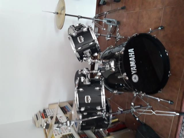 Vendemos una batería acústica 