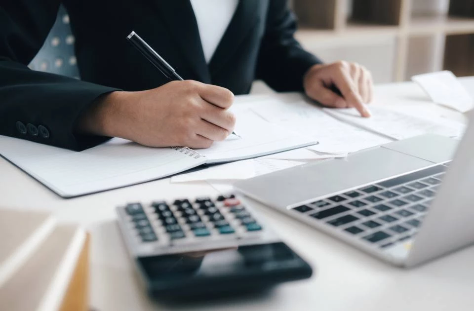 ADMINISTRATIVO CONTABLE 