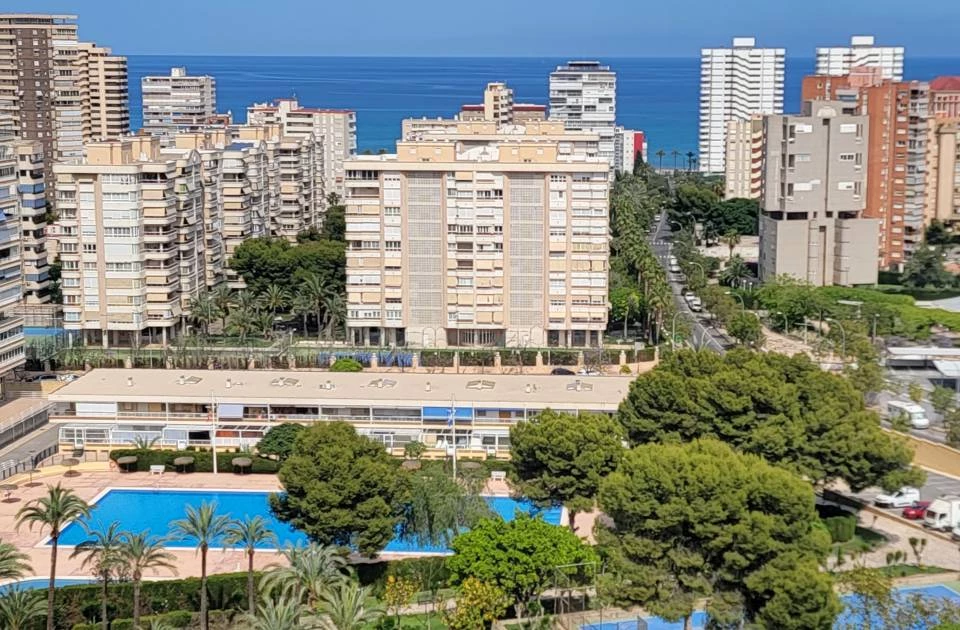 Alquiler Apartamento. Vistas Mar. Alicante.
